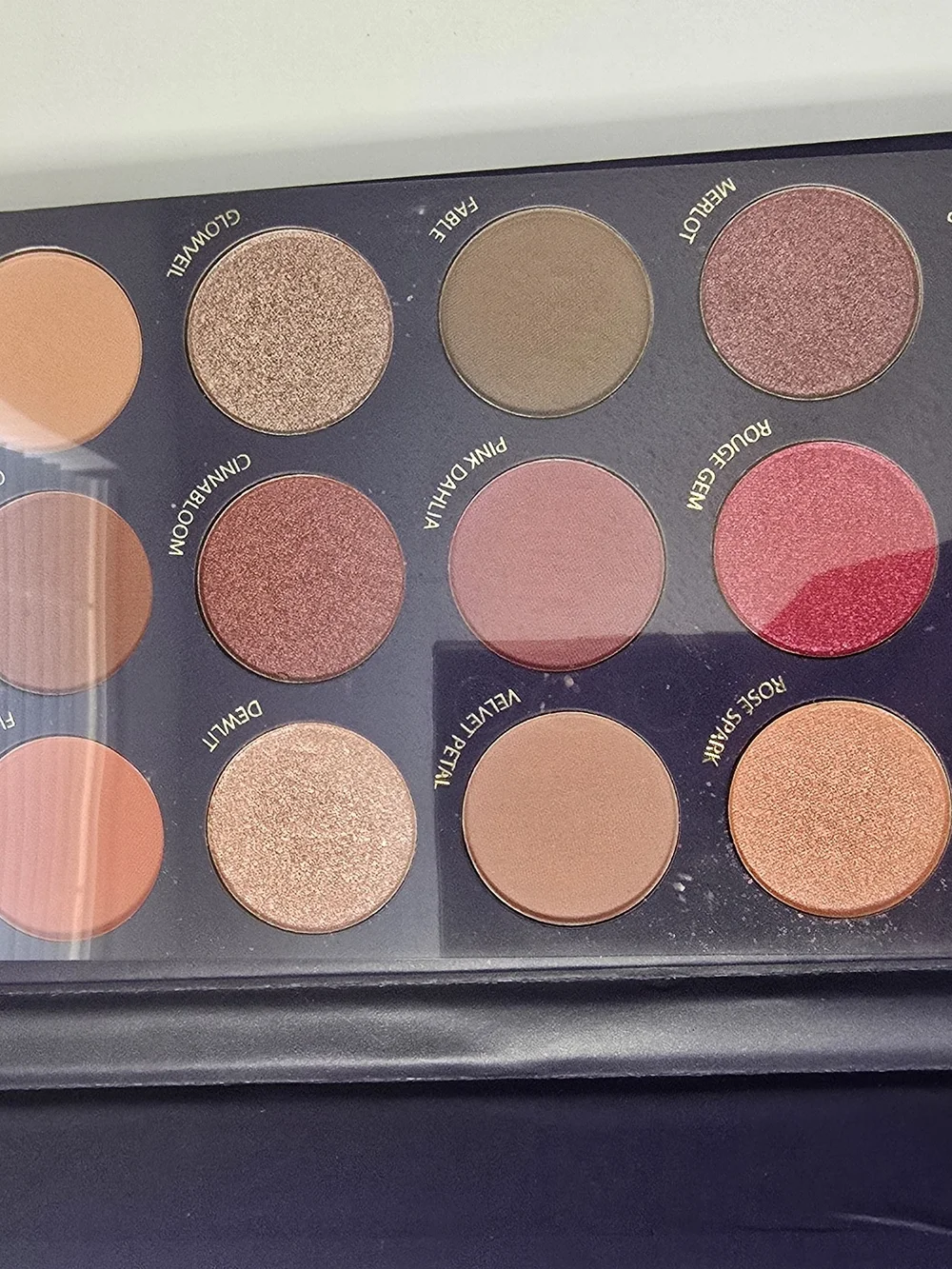 Velvet Hues Eyeshadow Palette Blue & Gold NWT
